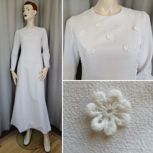 Vintage lång brudklänning 70-tal lång ärm dekorationsband och blommor