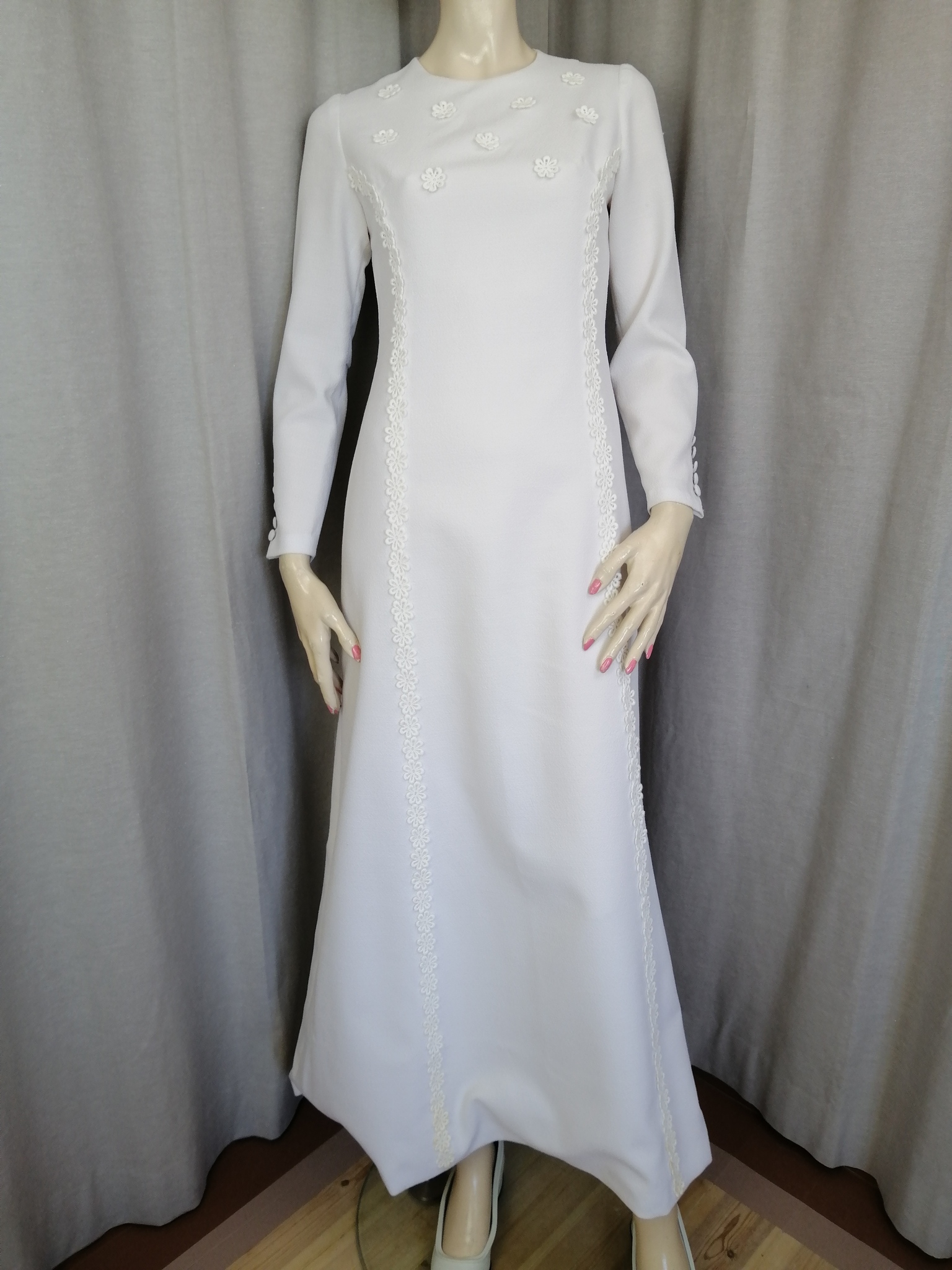 Vintage lång brudklänning 70-tal lång ärm dekorationsband och blommor