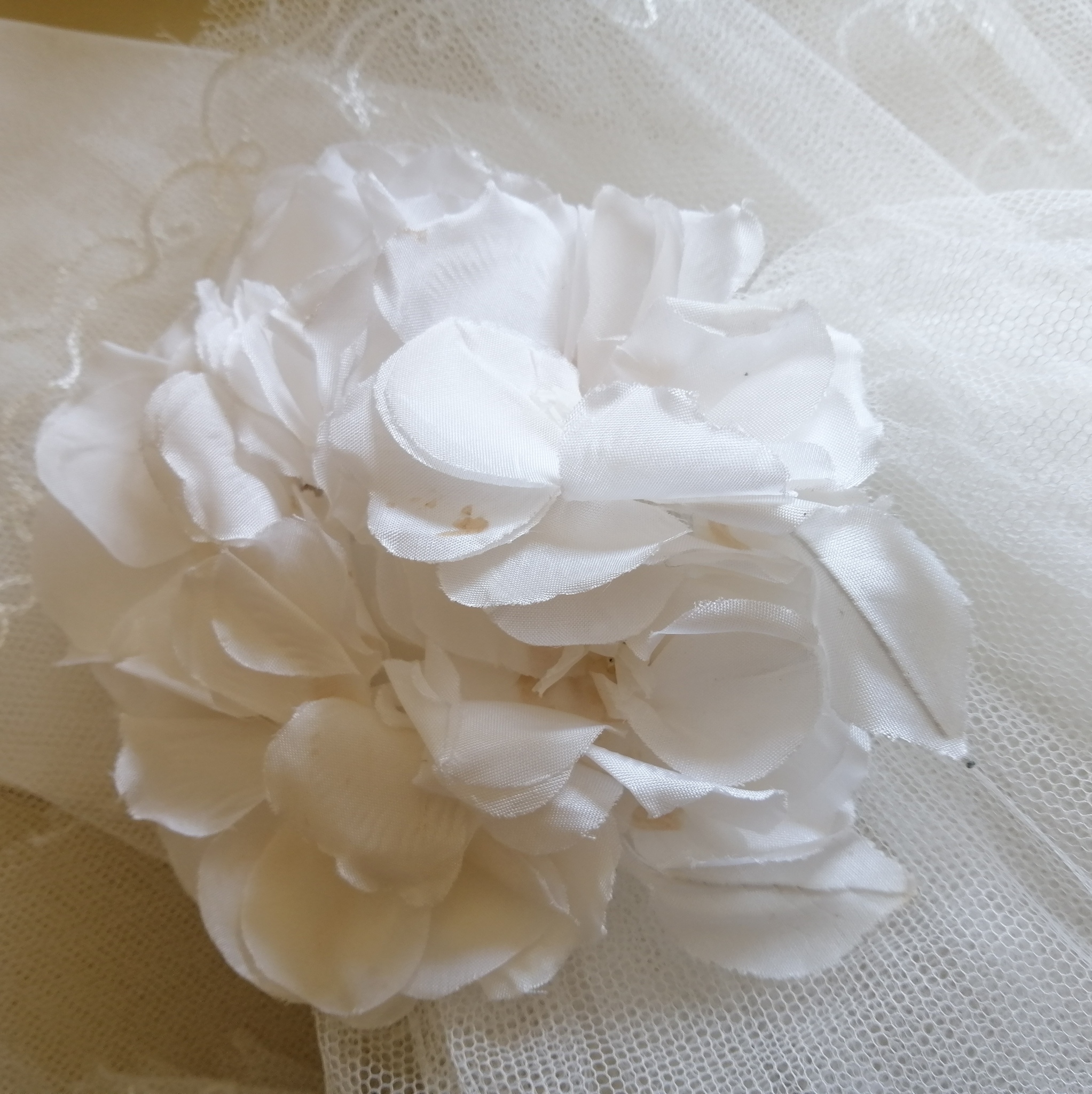 Vintage supersmal brudklänning vit spets stel kjol, inkl slöja handskar 50-tal