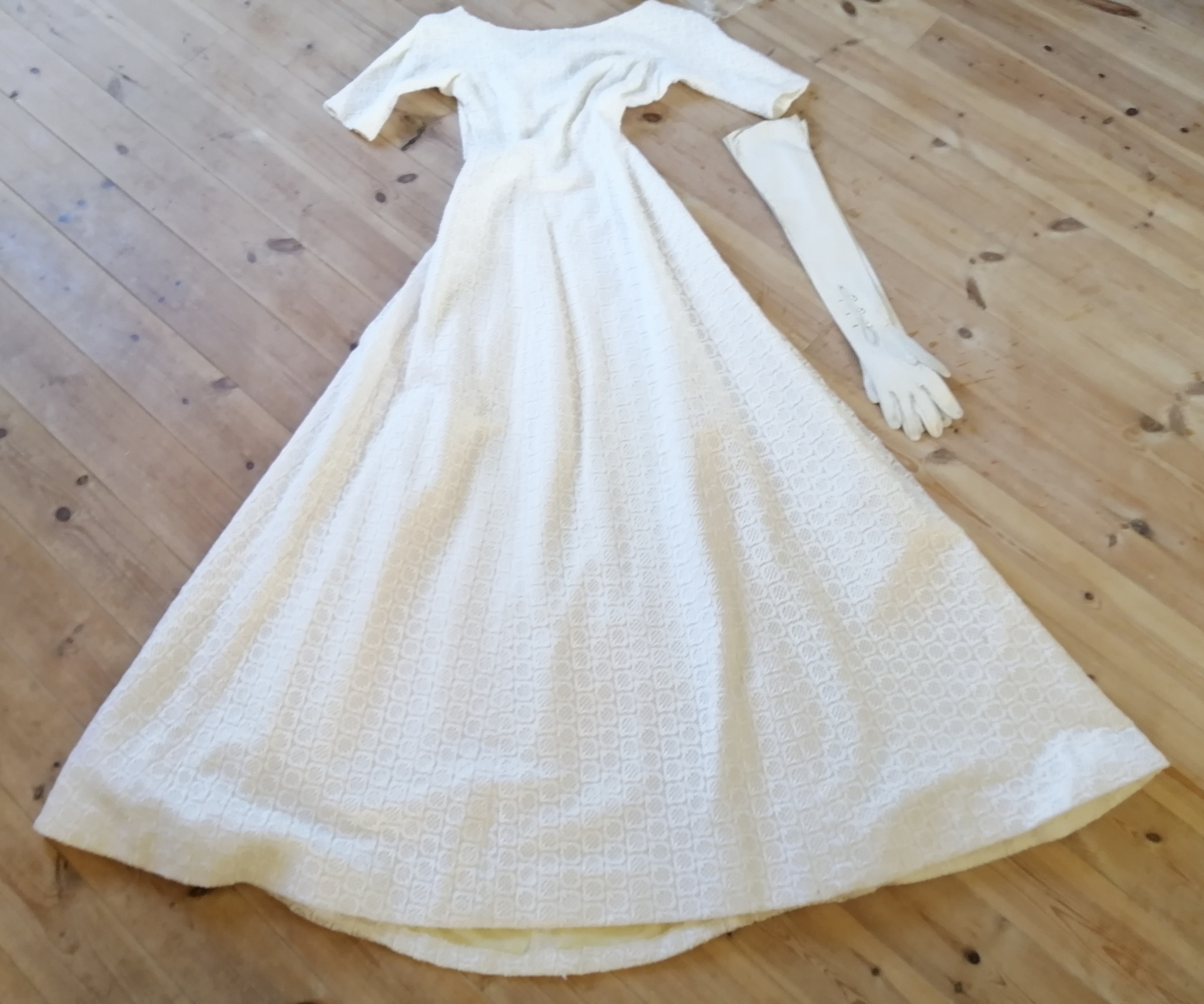 Vintage supersmal brudklänning vit spets stel kjol, inkl slöja handskar 50-tal