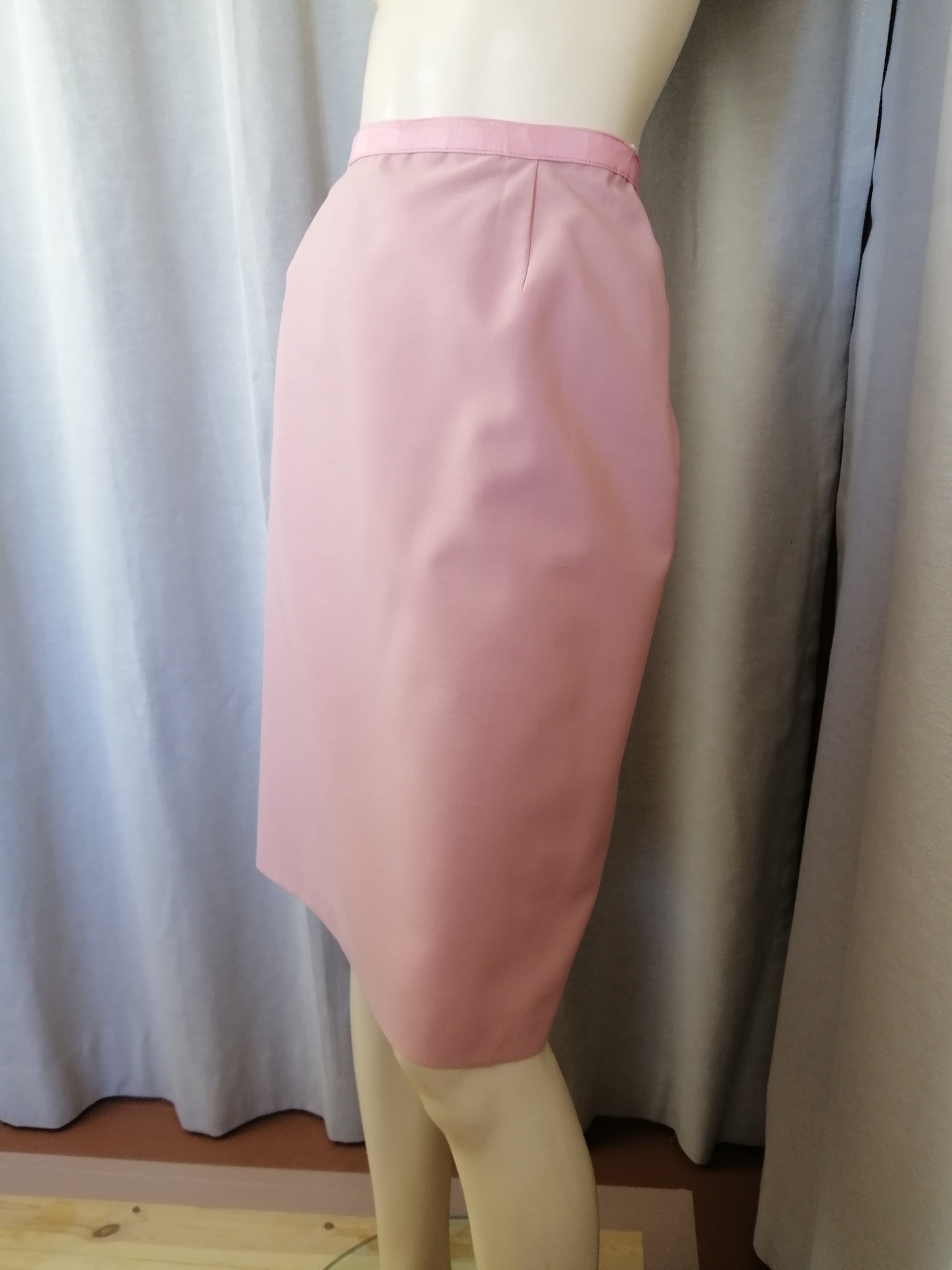 Vintage rosa kjol rak modell fodrad blixtlås bak 60-tal