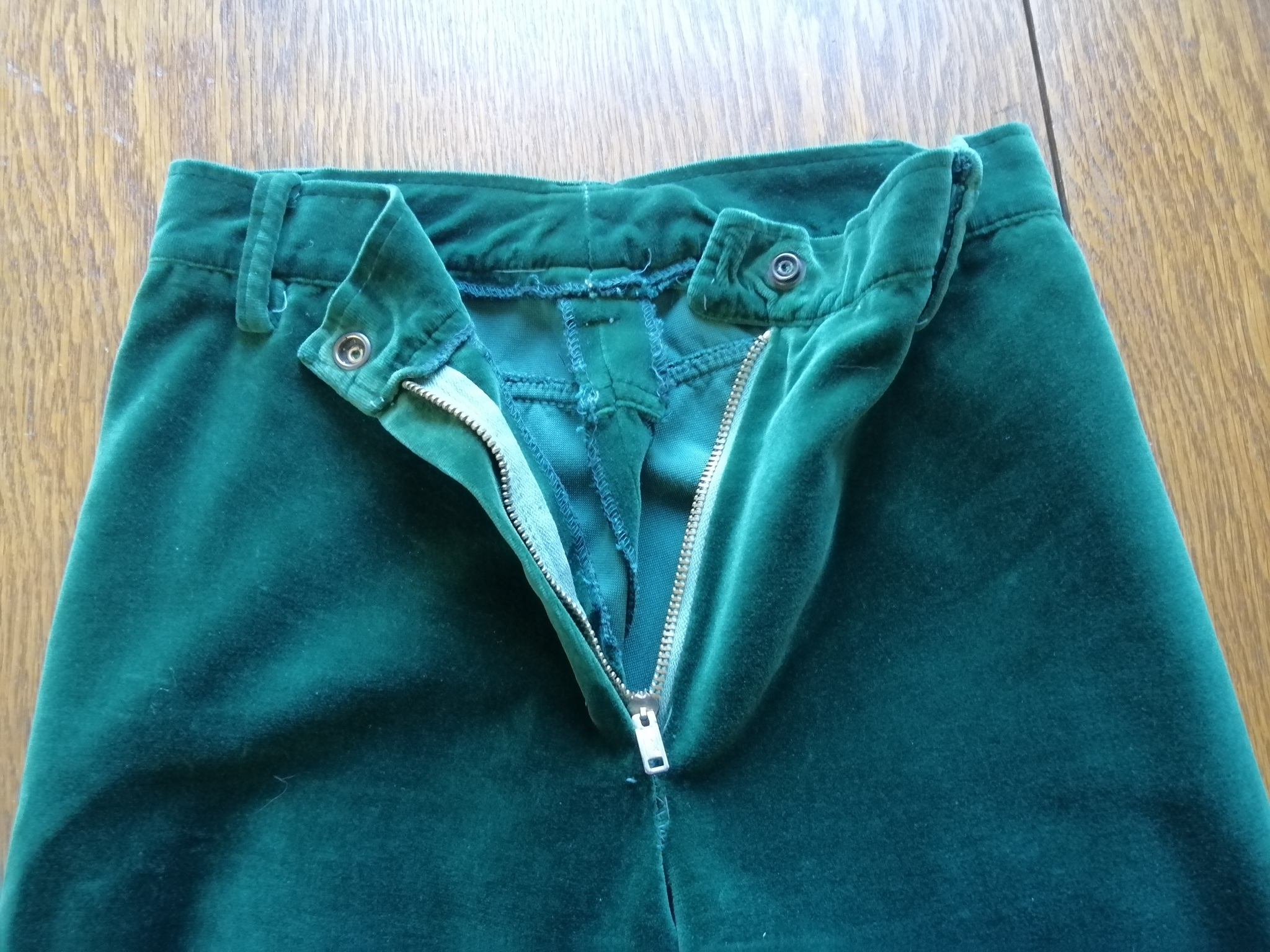 Vintage mörkgröna sammetsbyxor vida nertill inga fickor 70-tal
