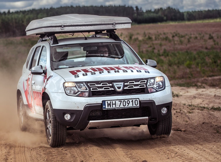 Pedders HD höjningssats 40mm Dacia Duster 2009+