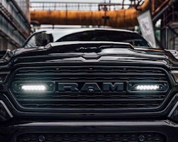 Extraljuskit Lazer Linear-6 Elite Dodge RAM 1500 2019+