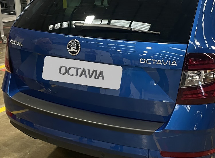 Stötfångarskydd svart Skoda Octavia IV Estate/Combi 2017-2020