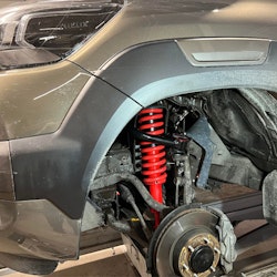 Pedders höjningssats inkl. luftfjädring HD Level 2 40mm Toyota Hilux 2015+