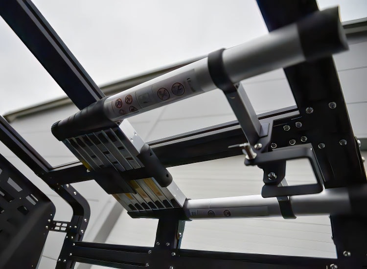 Steghållare + Teleskopisk stege 2,6m till bedrack Toyota Hilux Revo 2020+