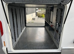 Carthago E-Line Q-Bed garage inredningspaket