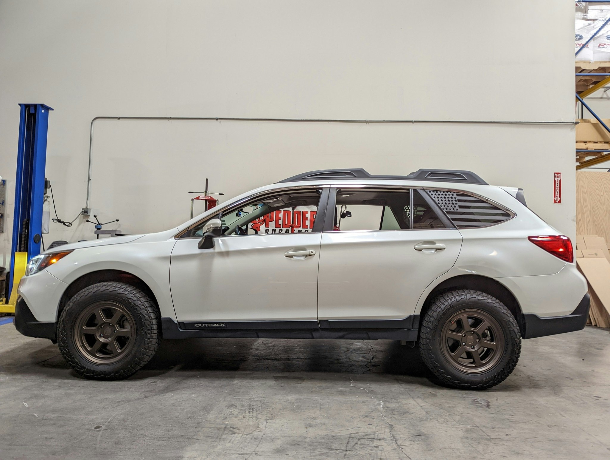Pedders höjningssats 50mm Subaru Outback V6 2014-2020