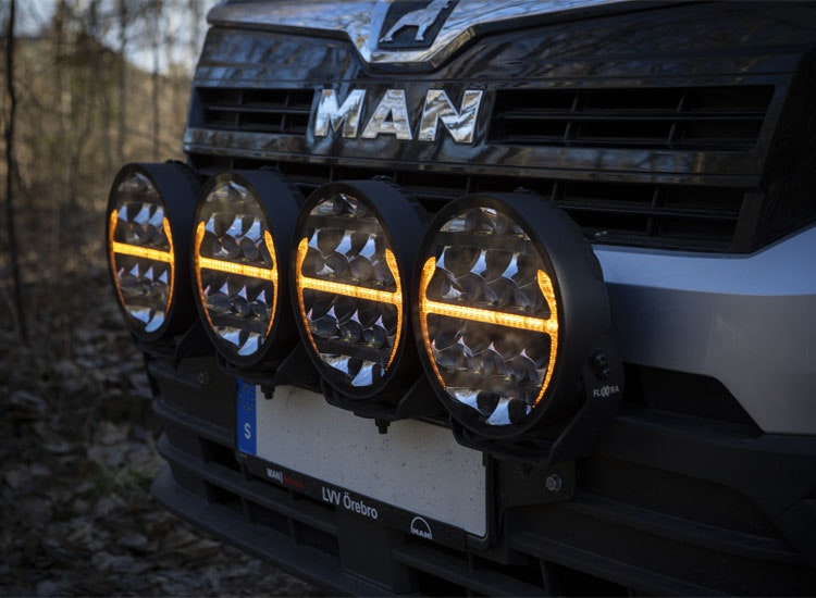 5-pack Predator 9 tum LED extraljus med kabelsats