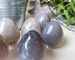 Blå rosenkvarts ägg