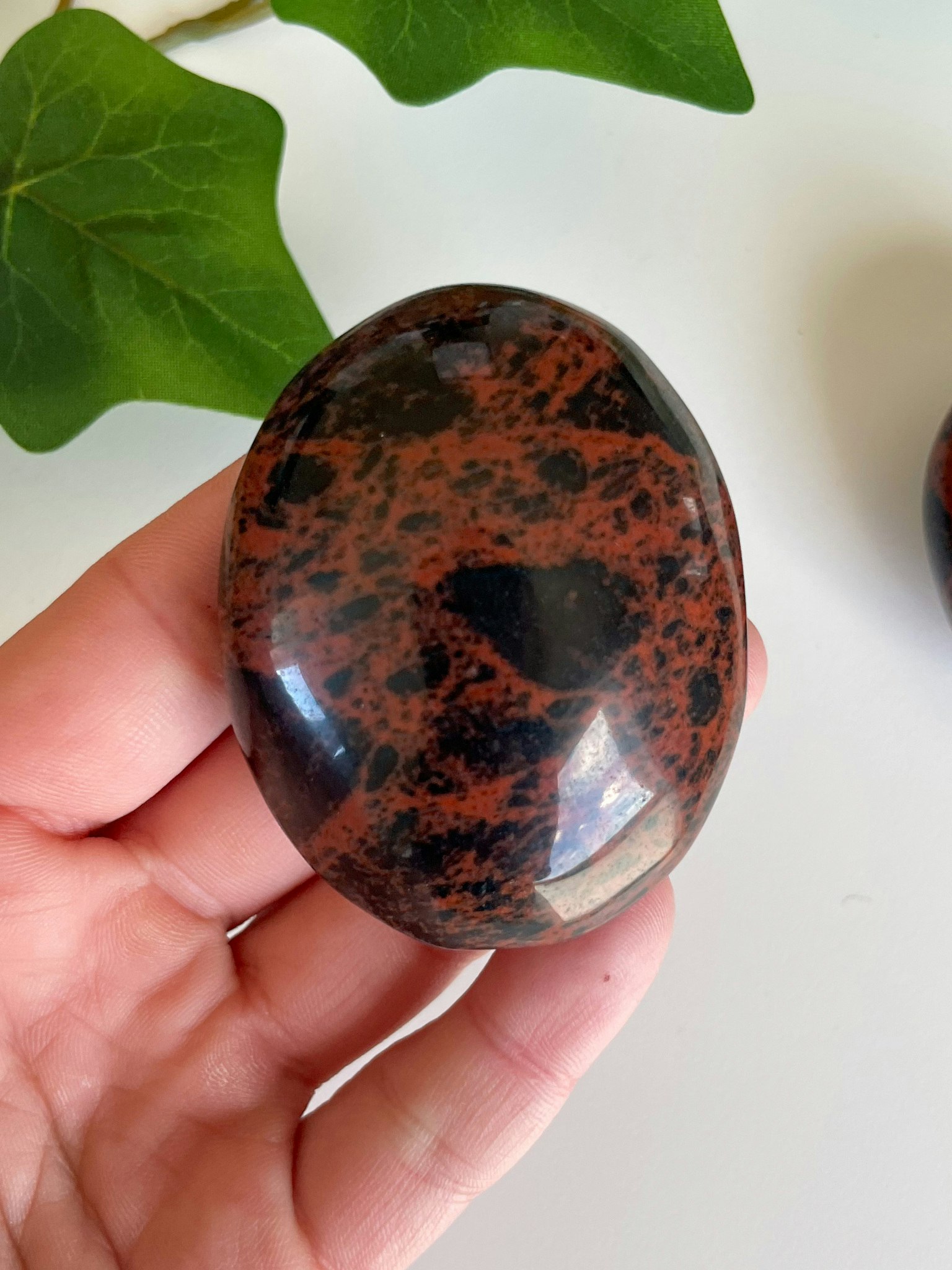 Mahogny obsidian, handsten