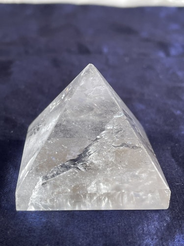 Pyramid i Bergkristall 4,4*4,4 cm (BKpy5) (86g)