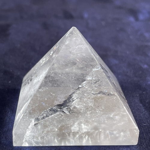 Pyramid i Bergkristall 4,4*4,4 cm (BKpy5) (86g)
