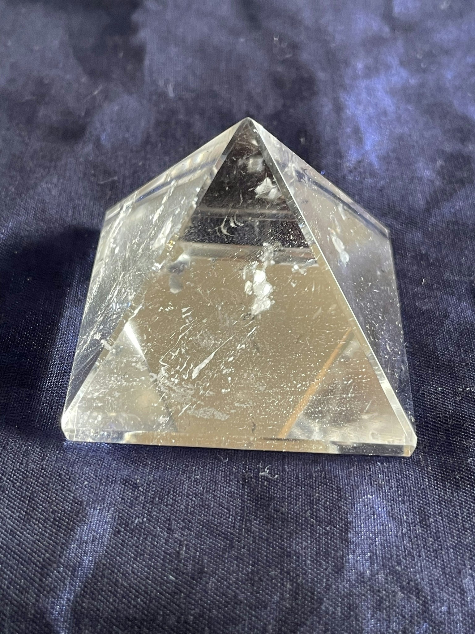 Pyramid i Bergkristall (i butiken) 4,5*4,5 cm