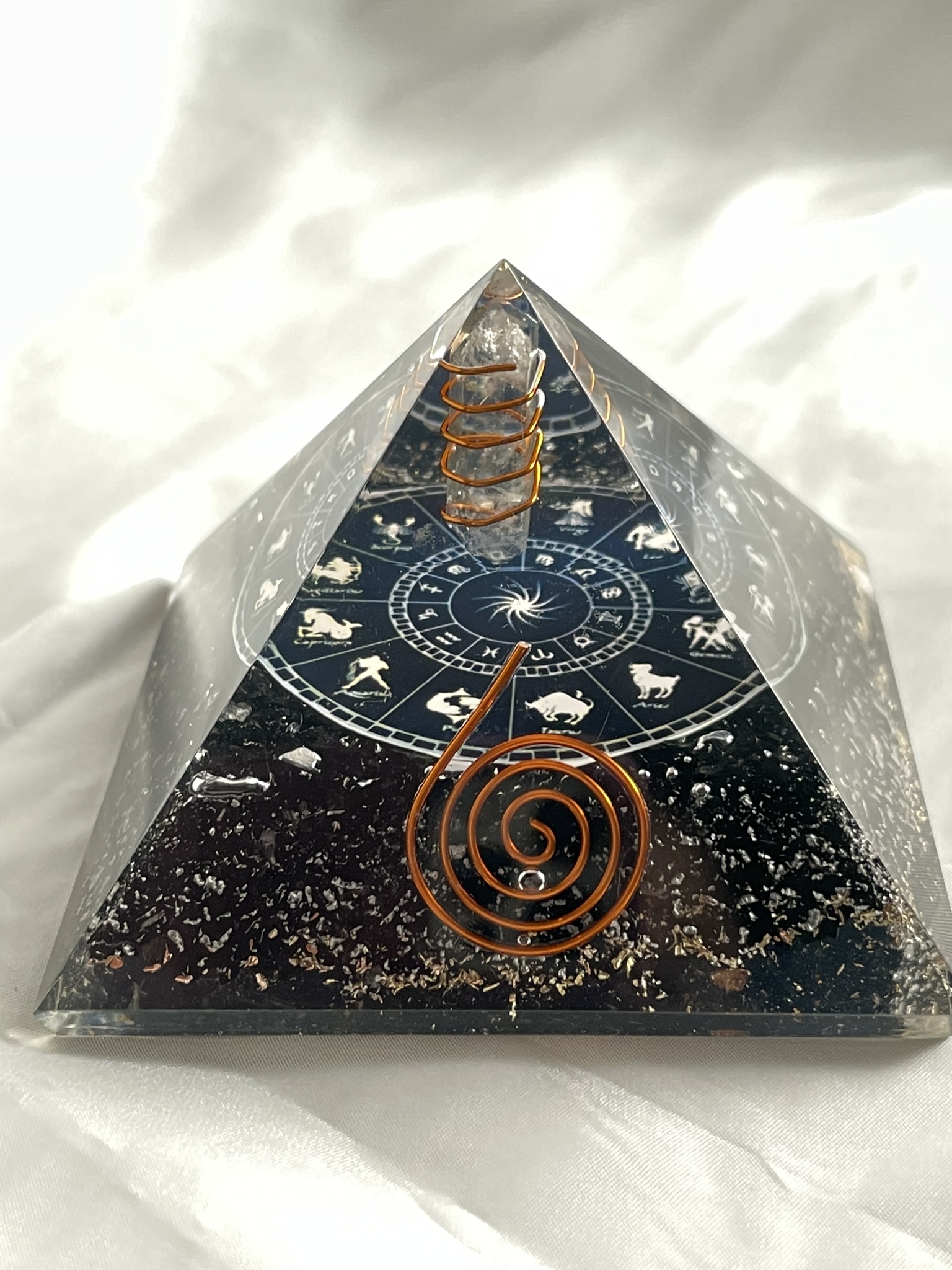 Orgonitpyramid Turmalin