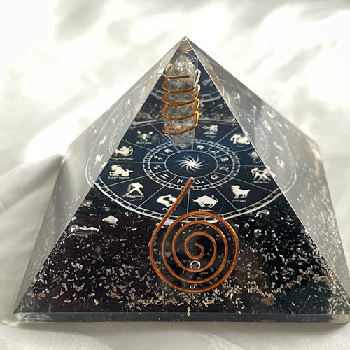 Orgonitpyramid Turmalin (204g)