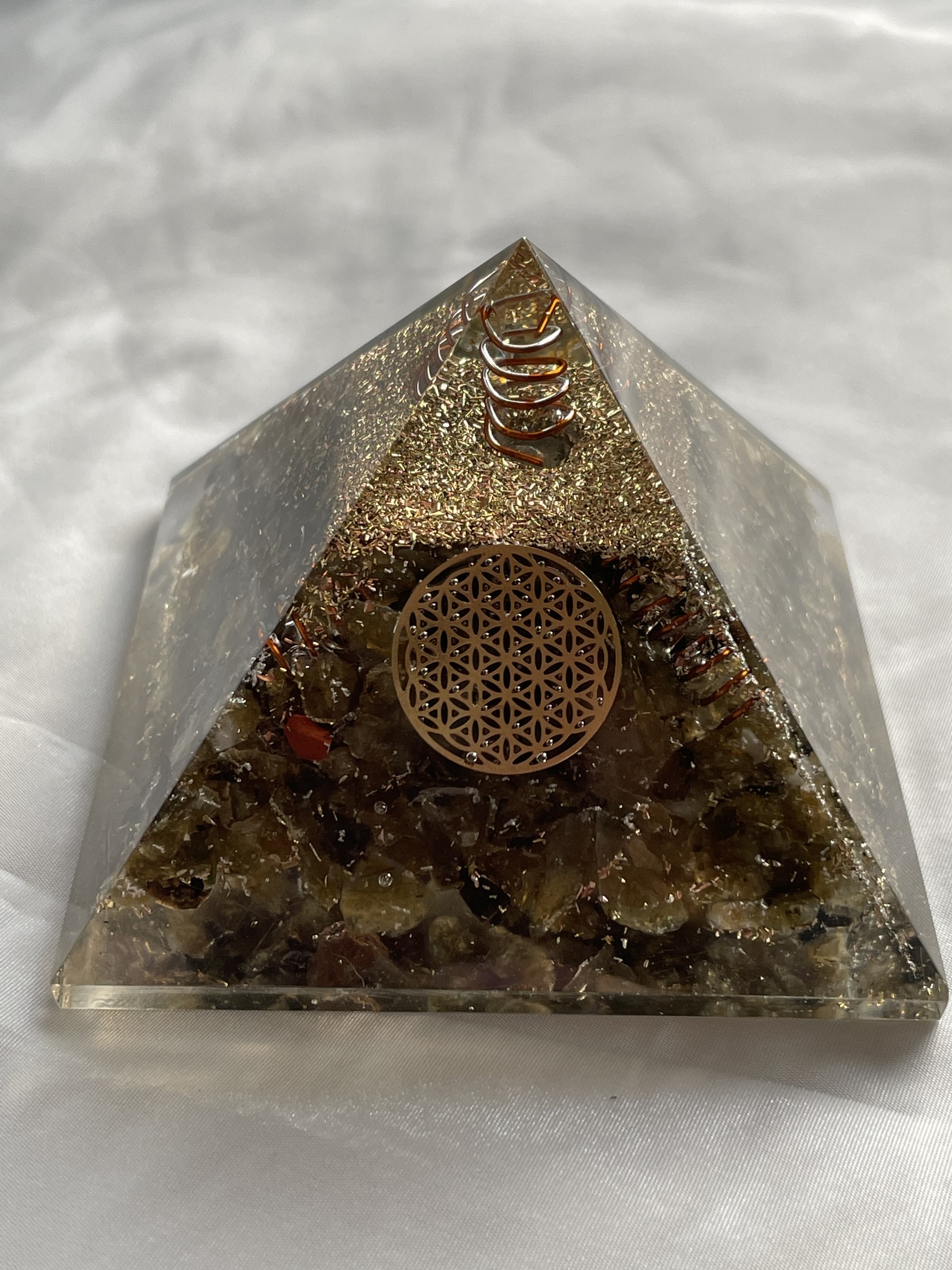Orgonitpyramid Mossagat (210g)