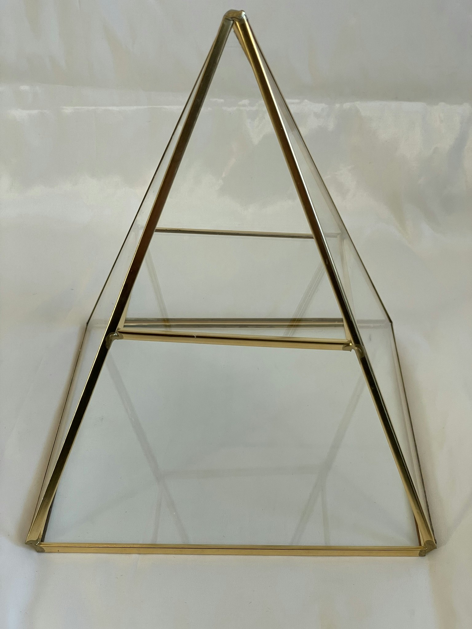 Pyramid i glas (2 våningar)