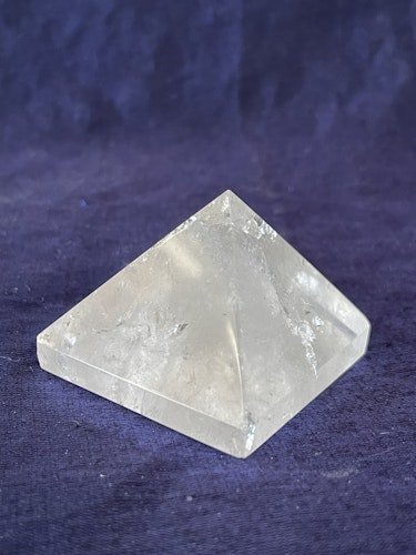 Pyramid i Bergkristall 4*4cm (BKpy10) (60g)