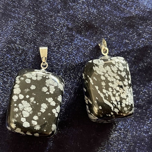 Snöflingeobsidian smycke