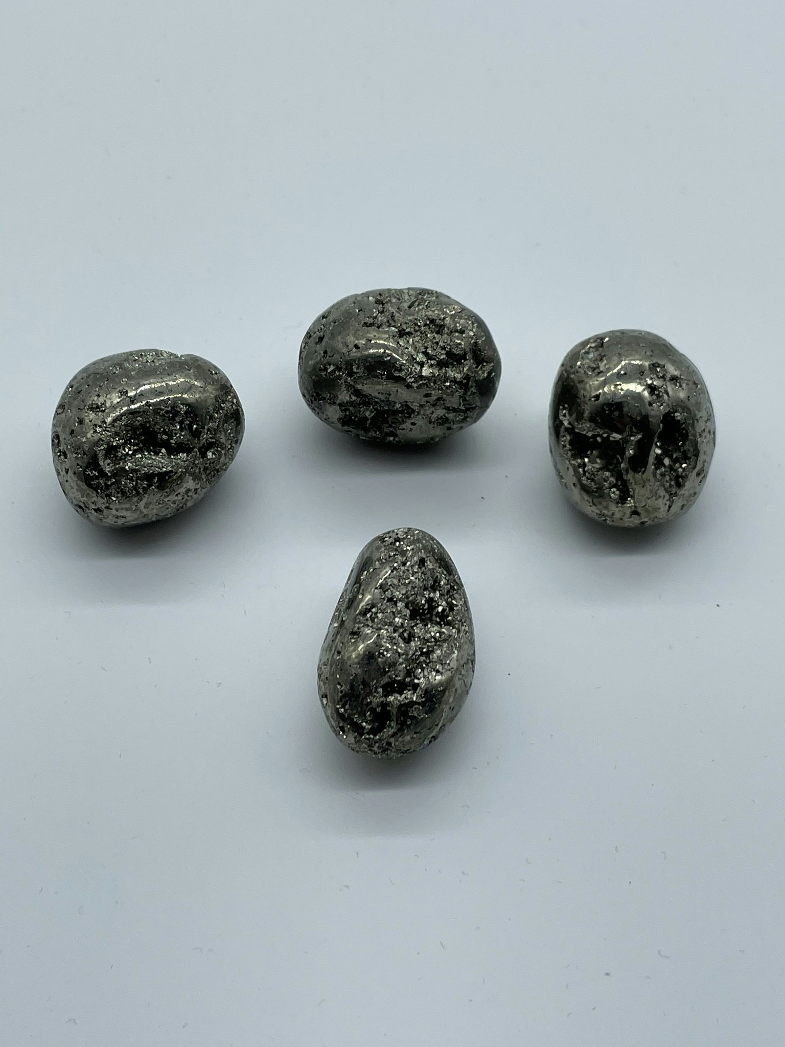 På bilden visas fyra Pyriter