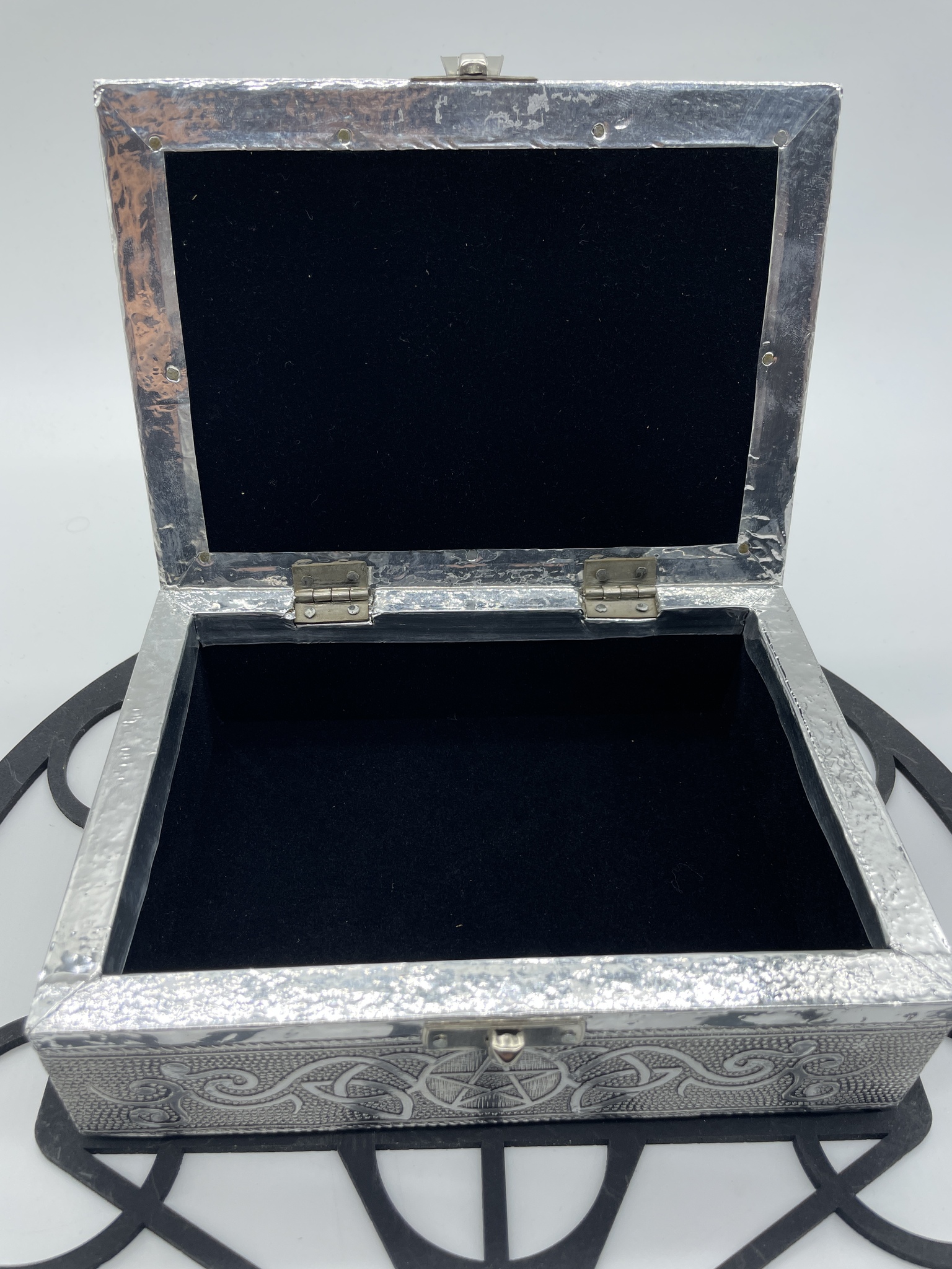 Tarotbox med omslag i metall
