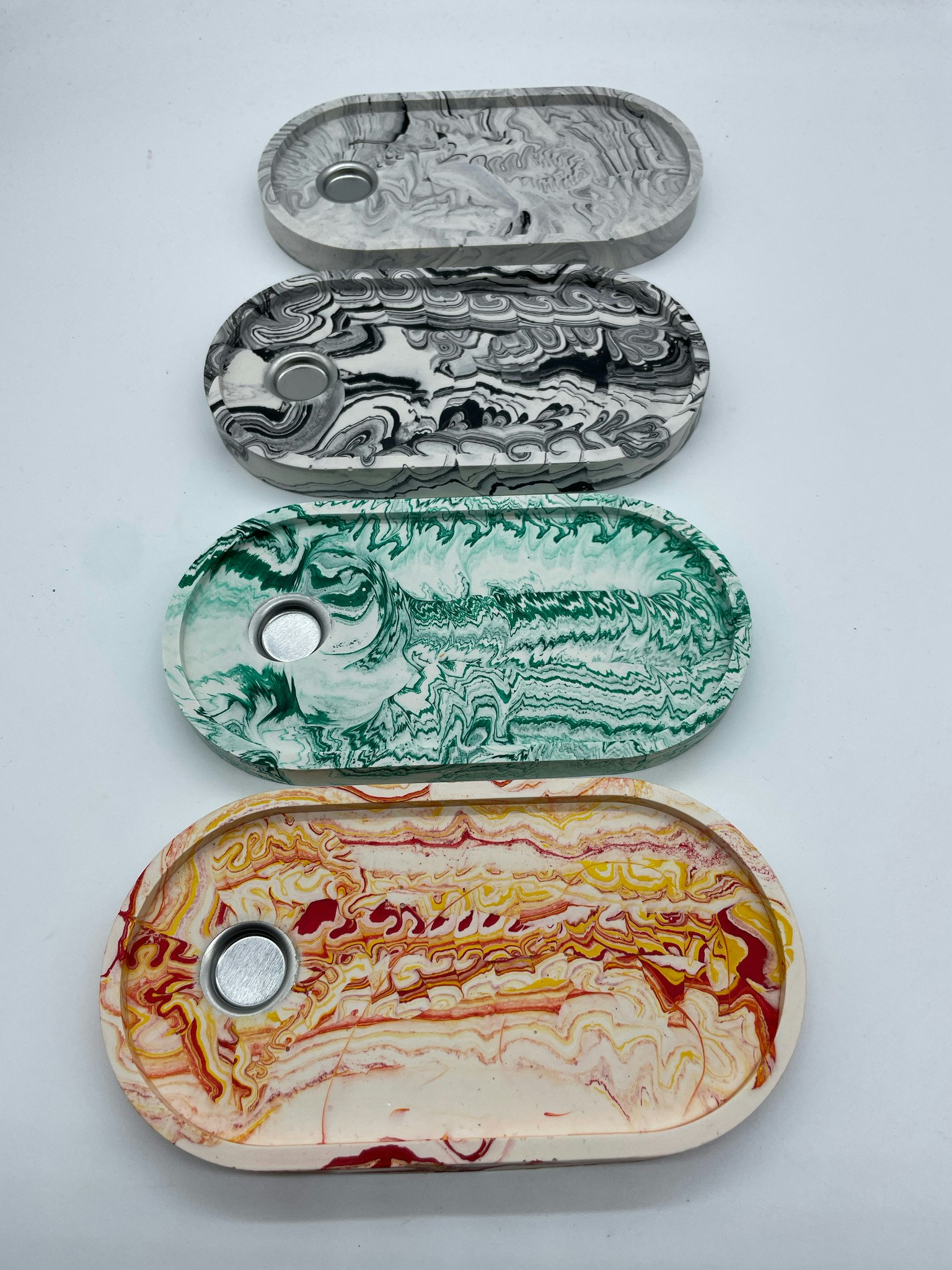 Jesmonite Rökelsebricka med metalldel (i butiken)