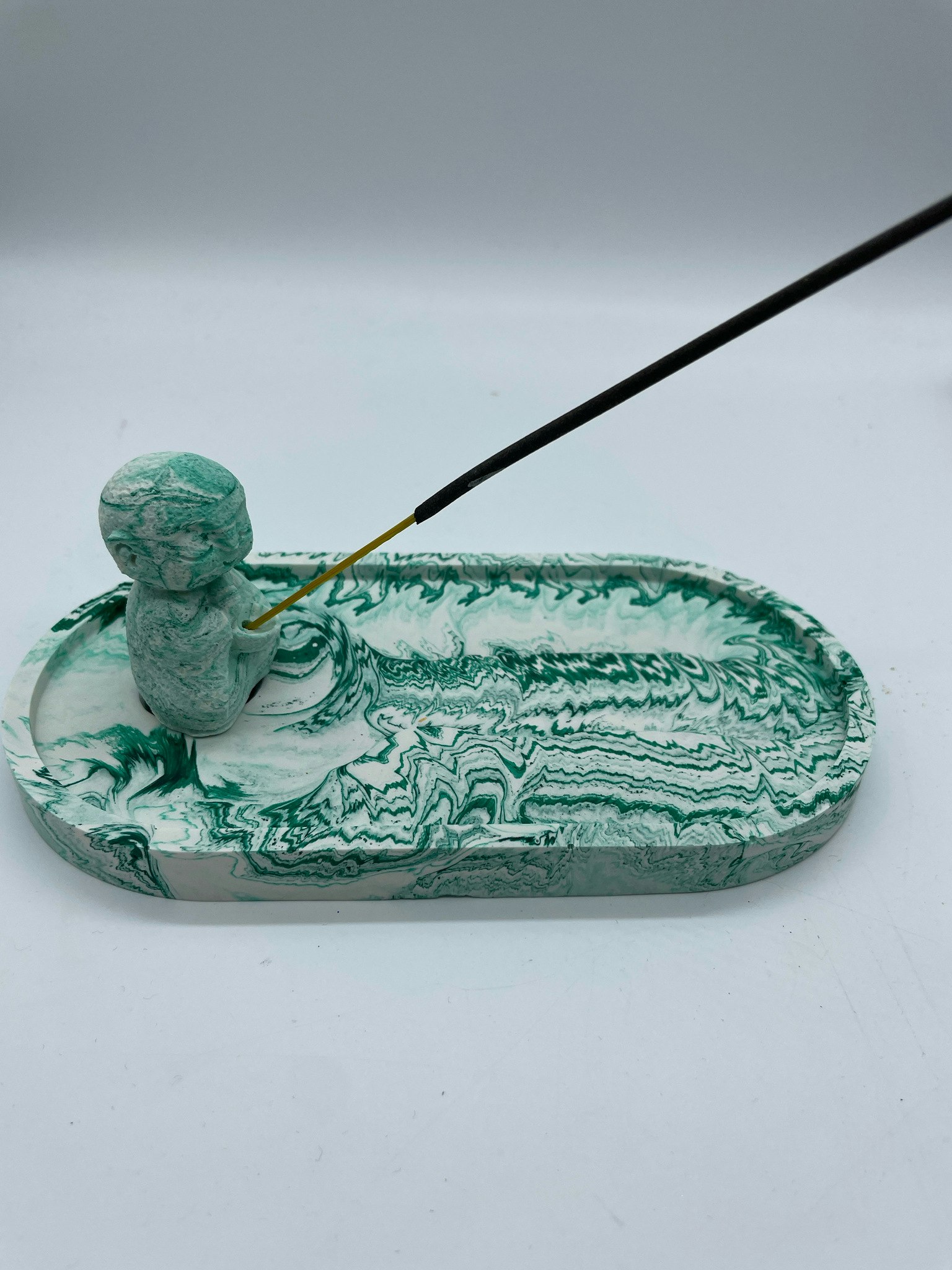 Jesmonite Rökelsebricka med metalldel (i butiken)