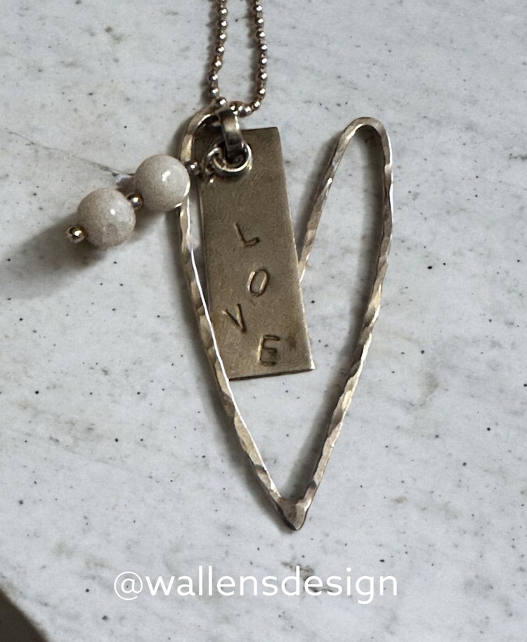 LOVE Original tag Silverhjärta vit jade - slutsålt