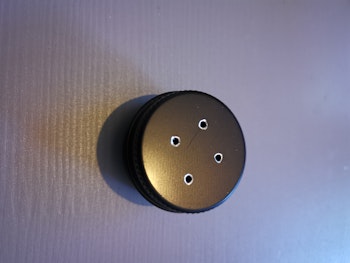 Metallbehållare utan magnet