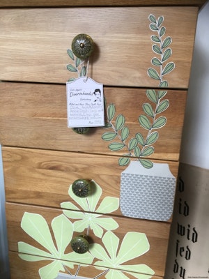 Ekbyrå med blommor