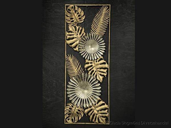 Tavla Crotone tillverkad av metall  storlek på 32x85x1,5 cm. unik  glada ungmön