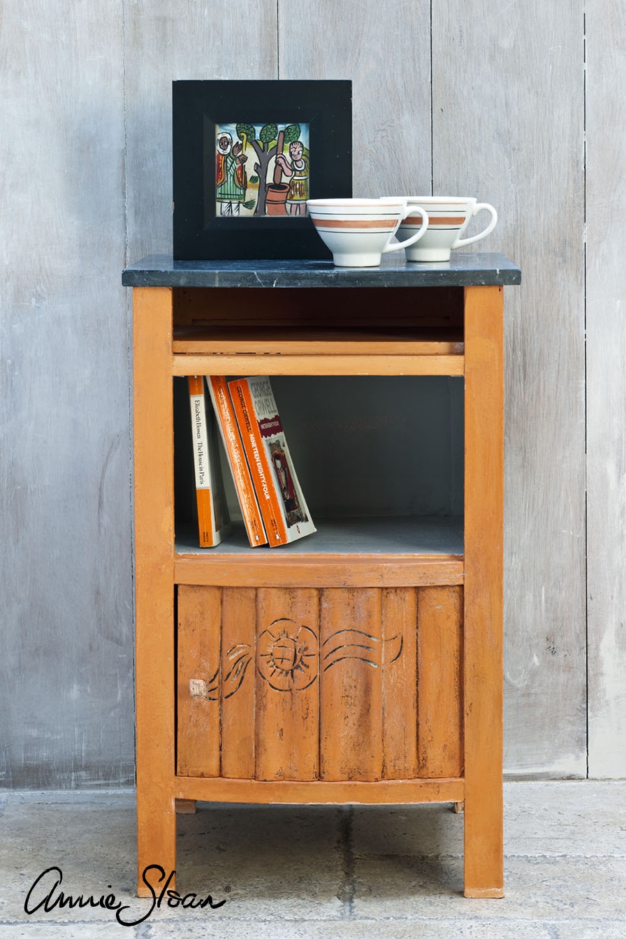 Annie Sloan Chalk paint Barcelona målat skåp Glada ungmöns diversehandel bild 5