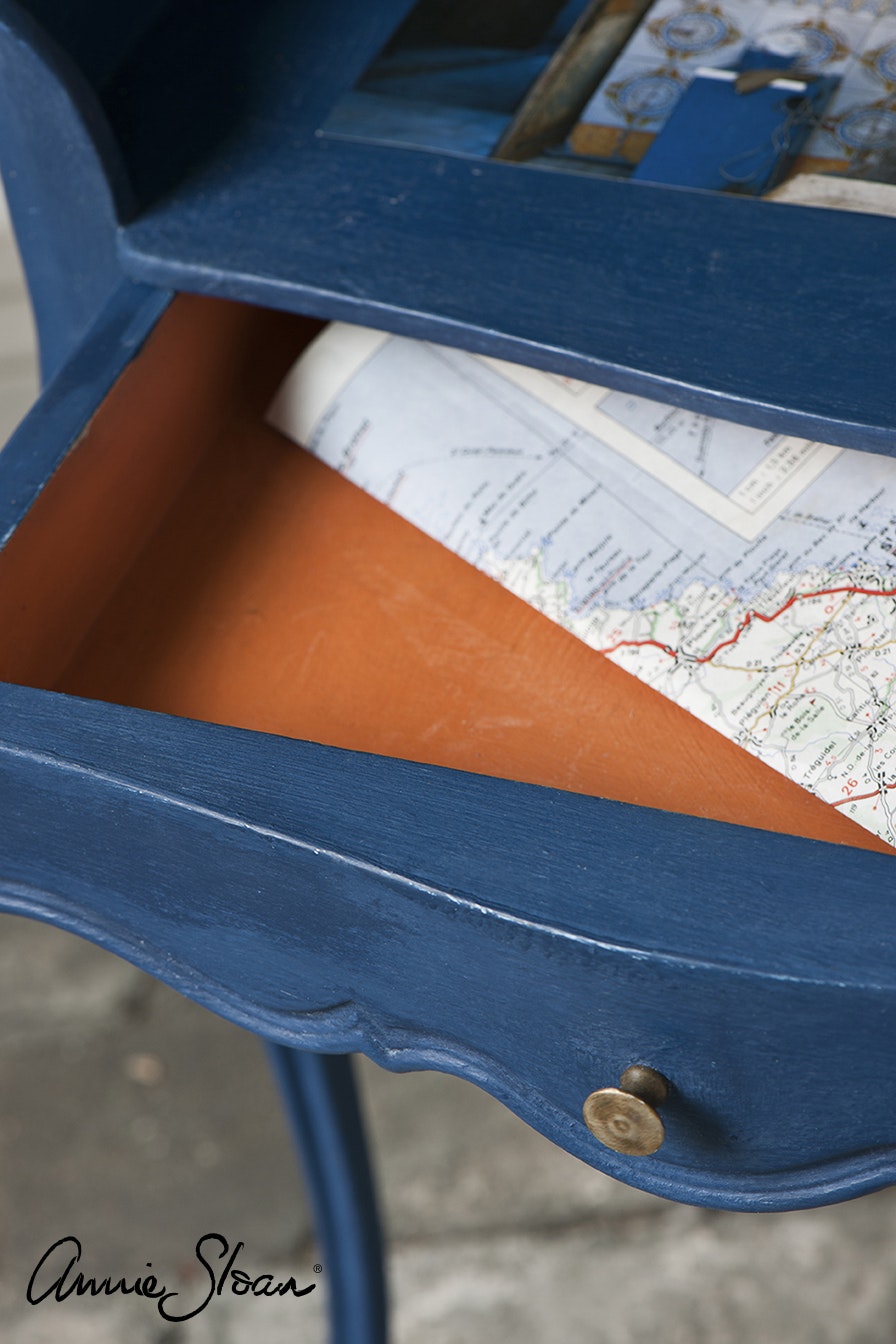 Annie Sloan Chalk paint Napoleonic Blue målad byrå låda Glada ungmöns diversehandel bild 7