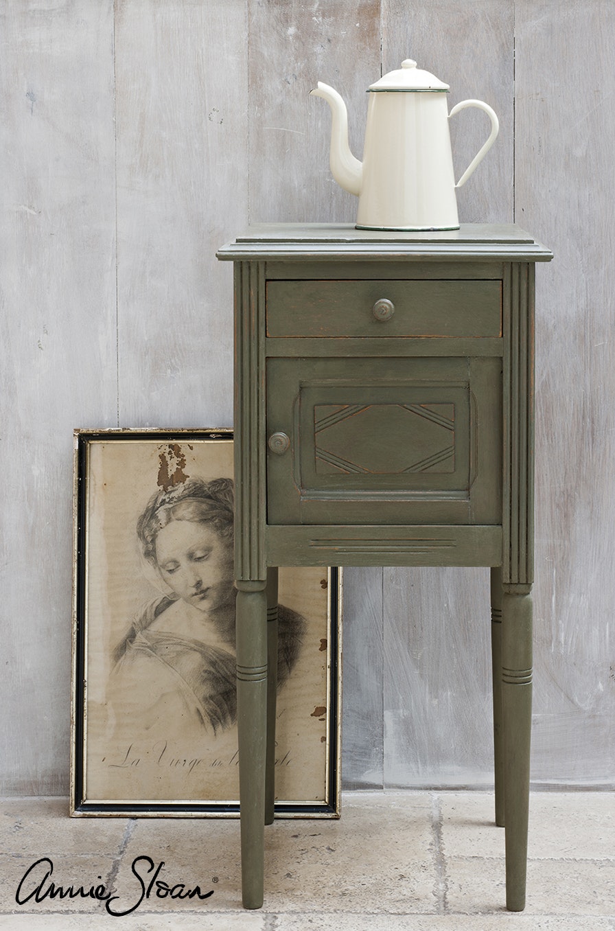 Annie Sloan Chalk paint Olive målad byrå interiör Glada ungmöns diversehandel bild 5