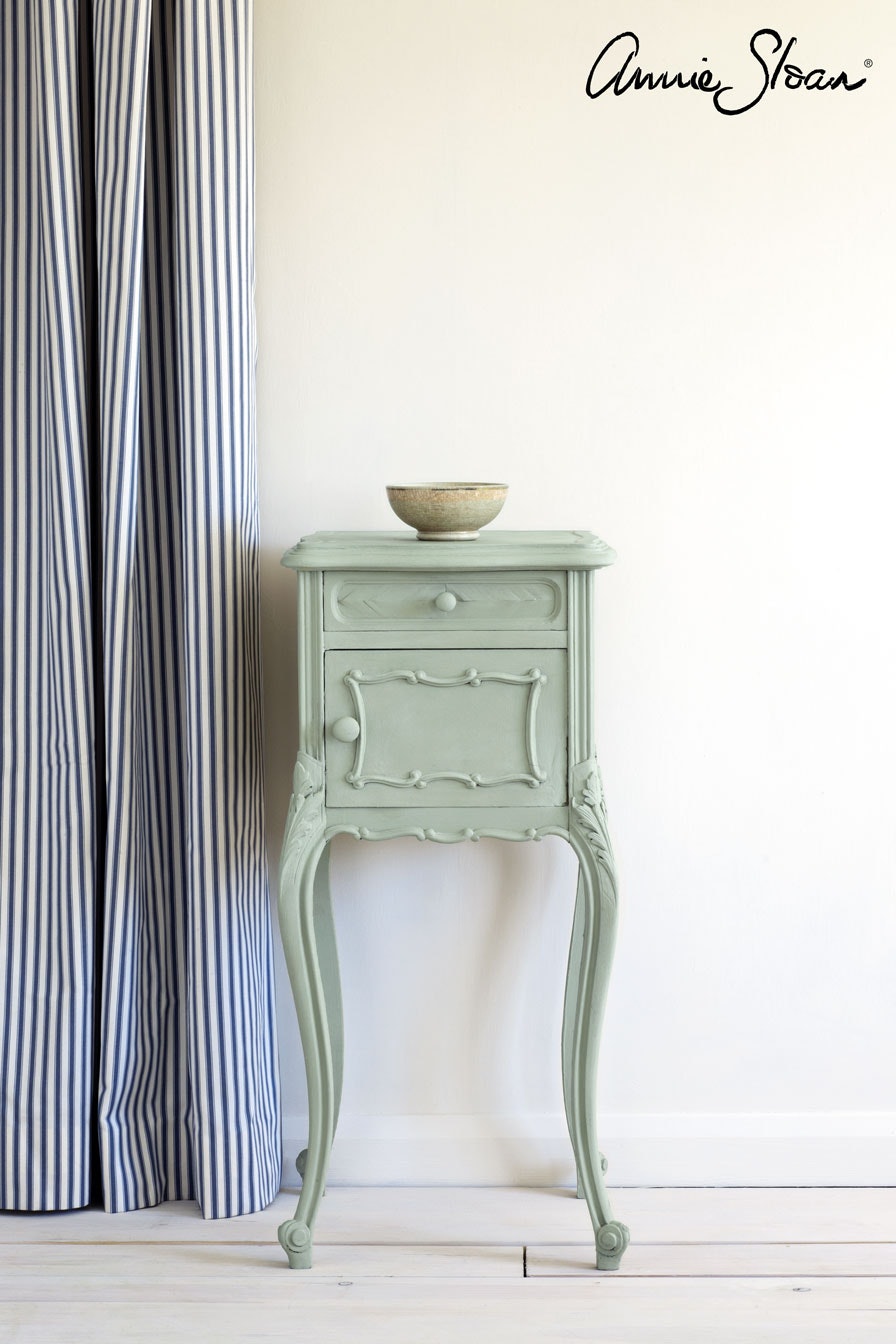 Annie Sloan Chalk paint Svenska Blue målad byrå möbel interiör Glada ungmöns diversehandel bild 5