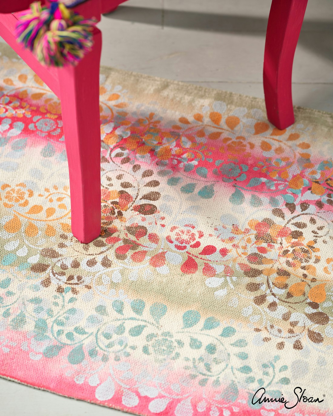 Annie Sloan Chalk paint Capri Pink målad stol Glada ungmöns diversehandel bild 12