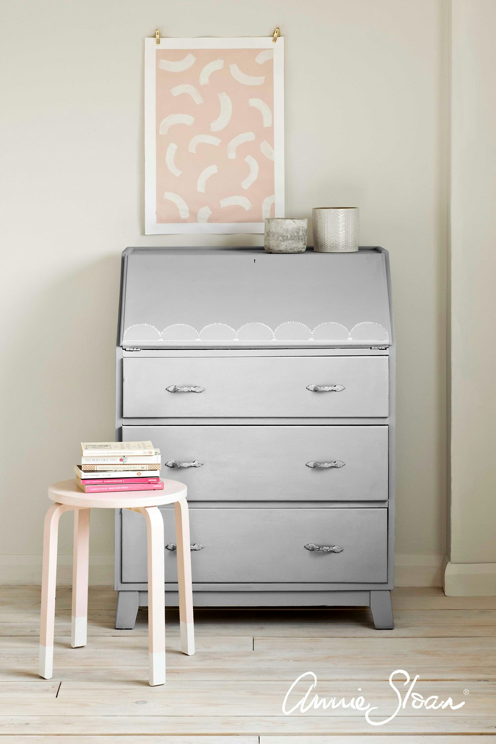 Annie Sloan Chalk paint Chicago  Grey målad byrå Glada ungmöns diversehandel bild 5
