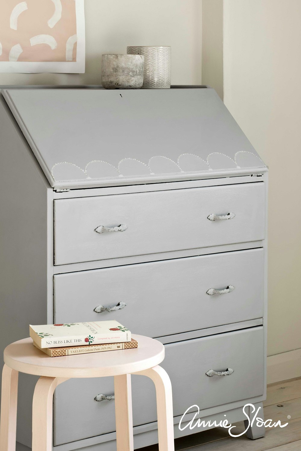 Annie Sloan Chalk paint Chicago  Grey målad byrå Glada ungmöns diversehandel bild 6