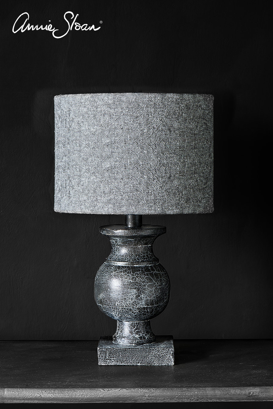 Annie Sloan Chalk paint Graphite målad vägg lampfot Glada ungmöns diversehandel bild 12