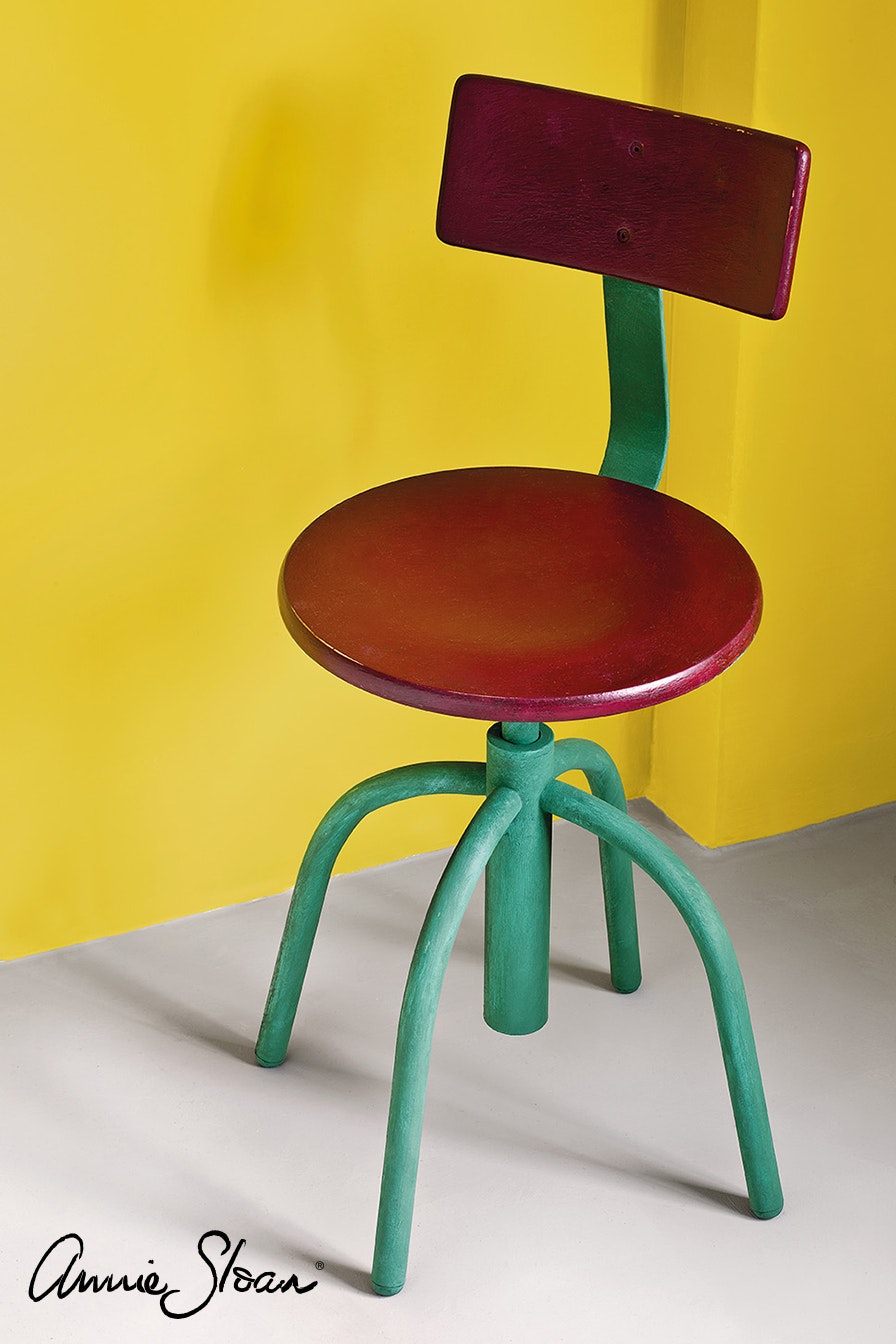 Annie Sloan Chalk paint English Yellow målad vägg Glada ungmöns diversehandel bild 8