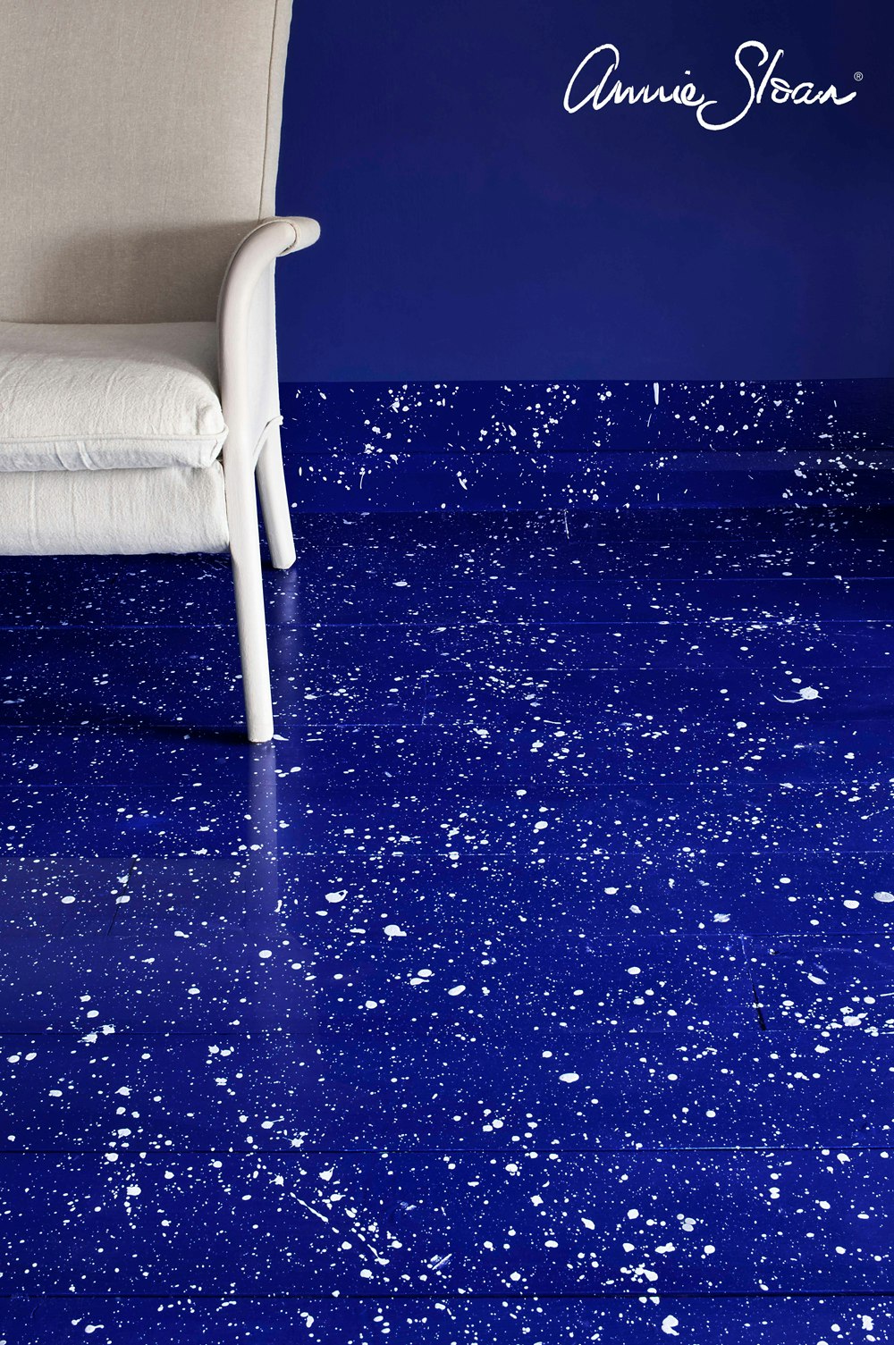 Annie Sloan Chalk paint Napoleonic Blue målat golv stänkmålat prickar  interiör Glada ungmöns diversehandel bild 16