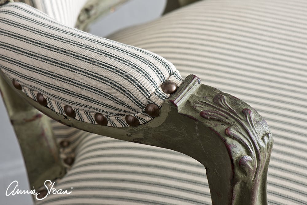Annie Sloan Chalk paint Olive målad stol fotölj textil tyg interiör Glada ungmöns diversehandel bild 10
