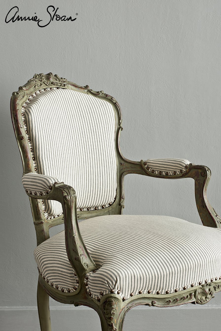 Annie Sloan Chalk paint Olive målad stol fotölj textil tyg interiör Glada ungmöns diversehandel bild 9