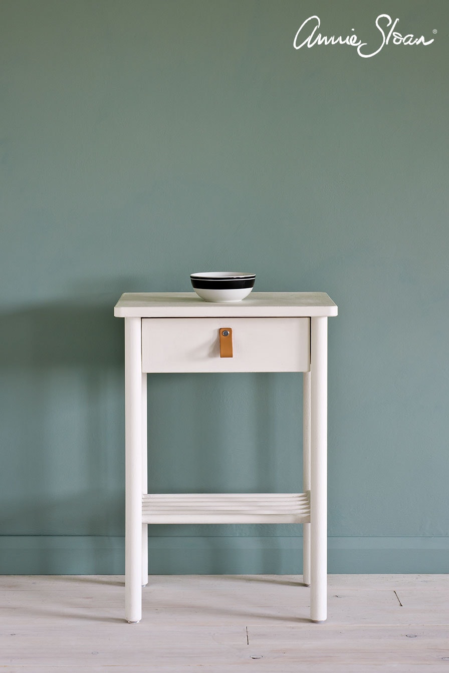 Annie Sloan Chalk paint Old White målad byrå  interiör Glada ungmöns diversehandel bild 13