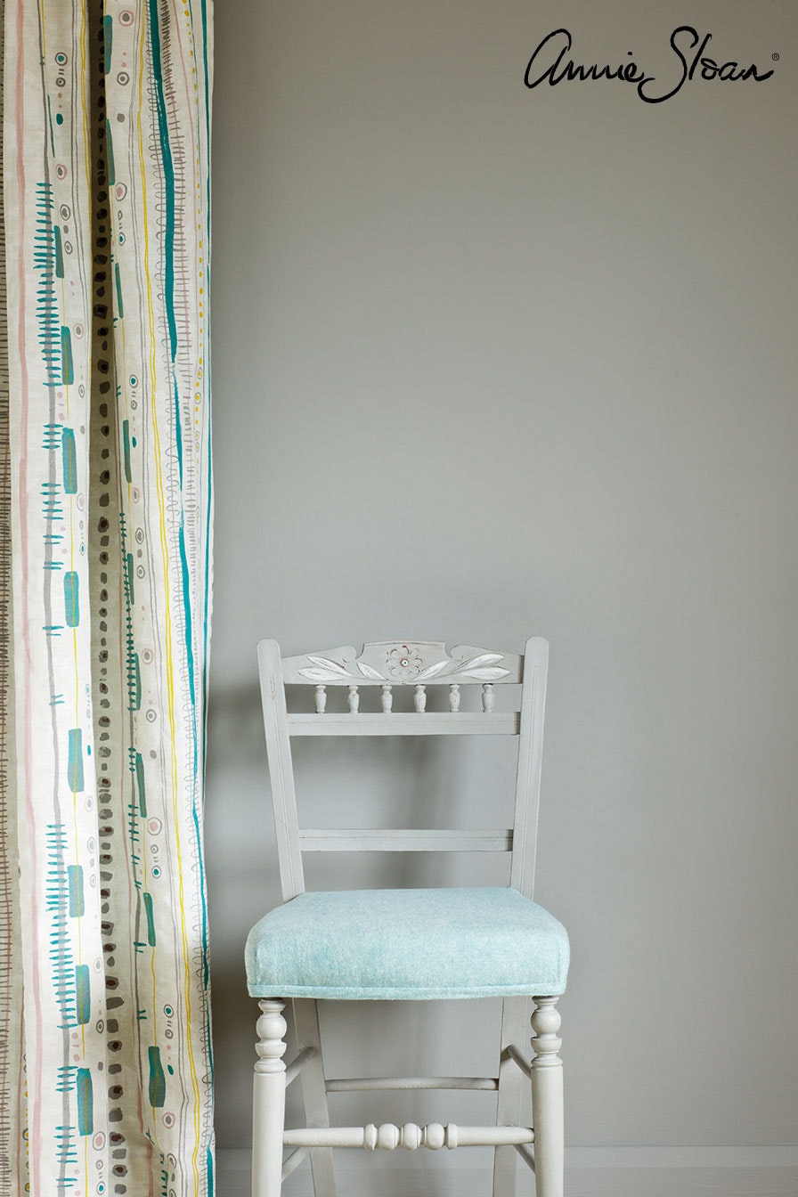 Annie Sloan Wall Paint  Paris Grey, Väggfärg Grå, mild, Glada Ungmön