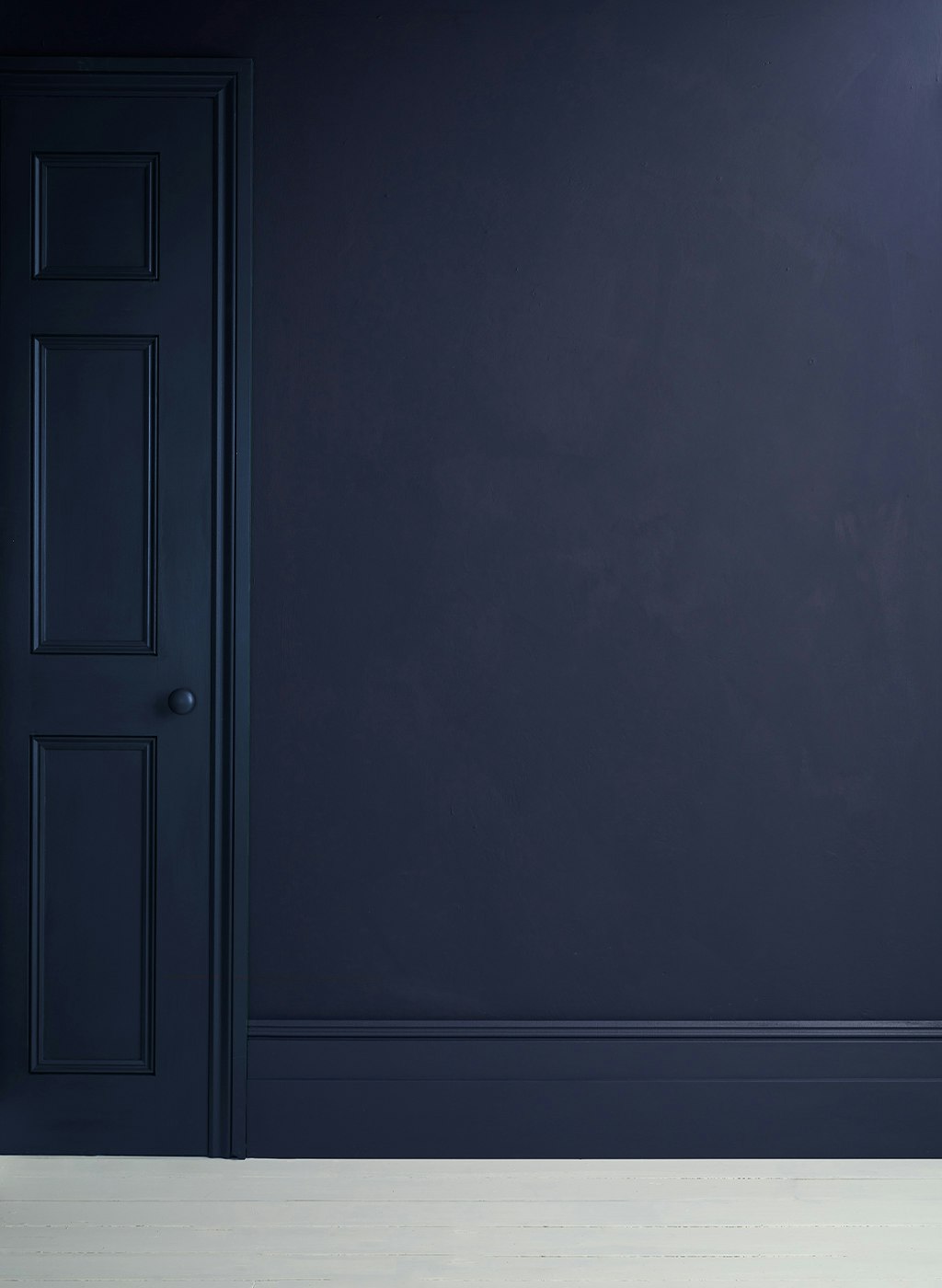 Annie Sloan Satin Paint Oxford Navy 750ml mörkblå Tålig glada ungmöns diversehandel