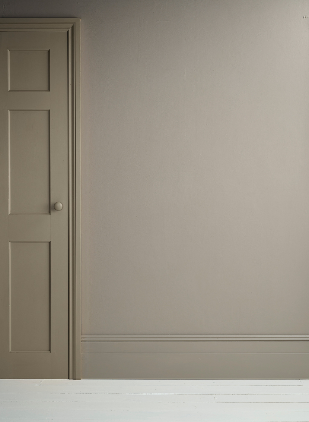 Annie Sloan Satin Paint  French Linen 750ml grå brun interiör Tålig glada ungmöns diversehandel
