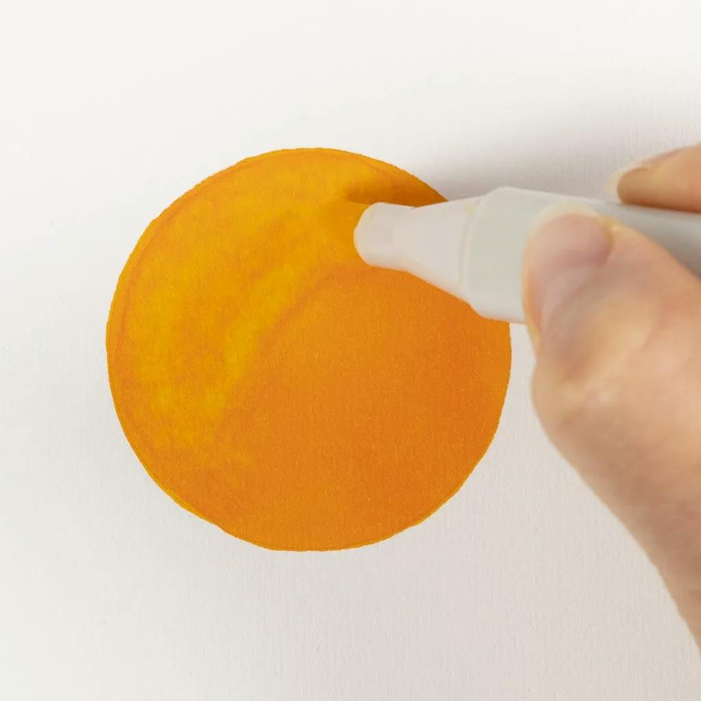 Ritpenna kvalitet professionella illustrationer färgläggning glada ungmön orange